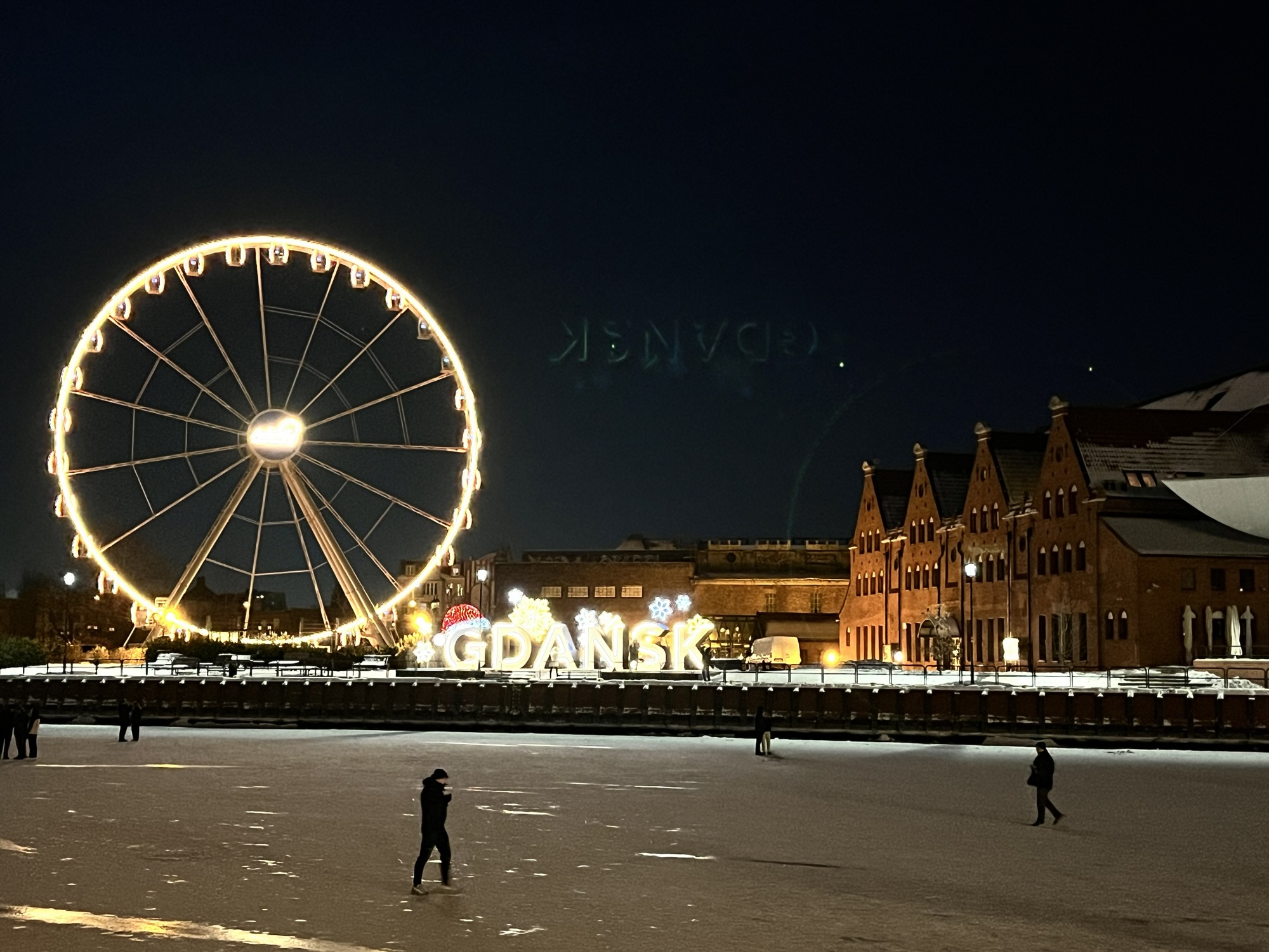 Gdańsk in Deep Winter: When the River Froze and the City Glowed